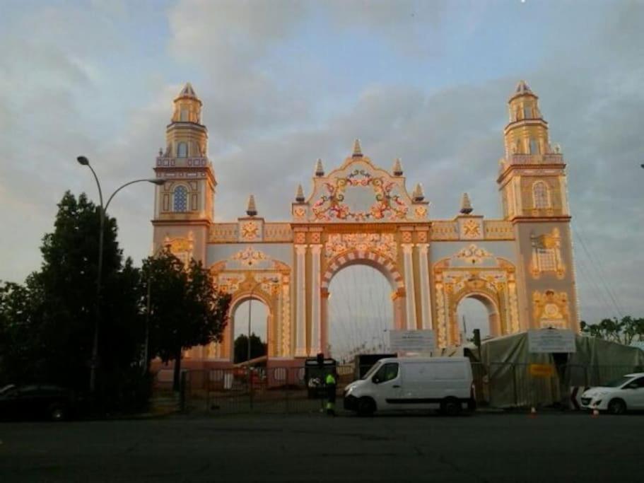 Puerta De San Juan Apartman Sevilla Kültér fotó